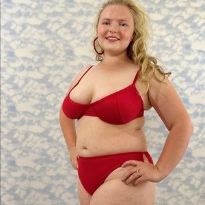 Red bikini, high leg/80s style